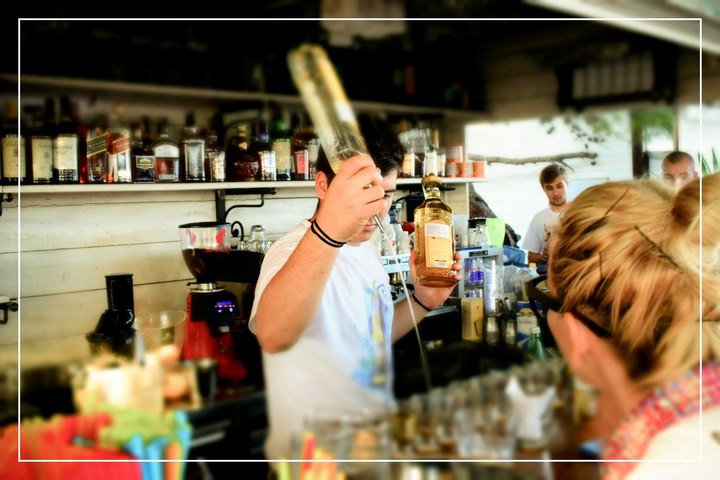 Auro Beach Bar in Bol