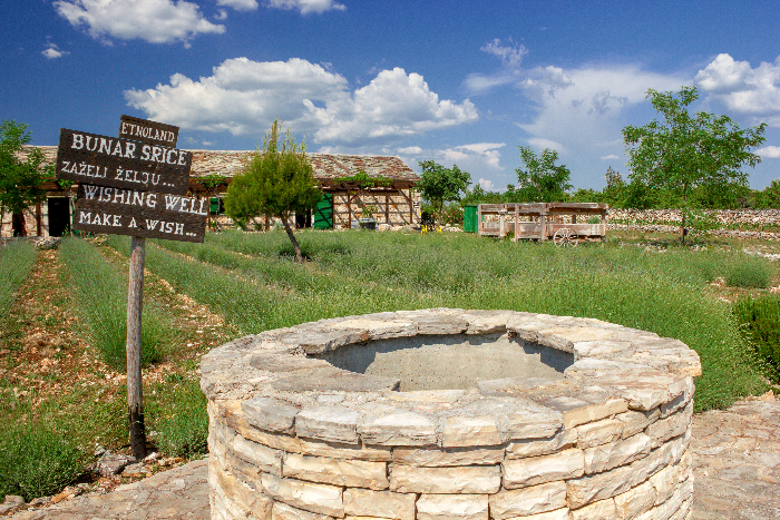 Etnoland Dalmati in Pakovo Selo